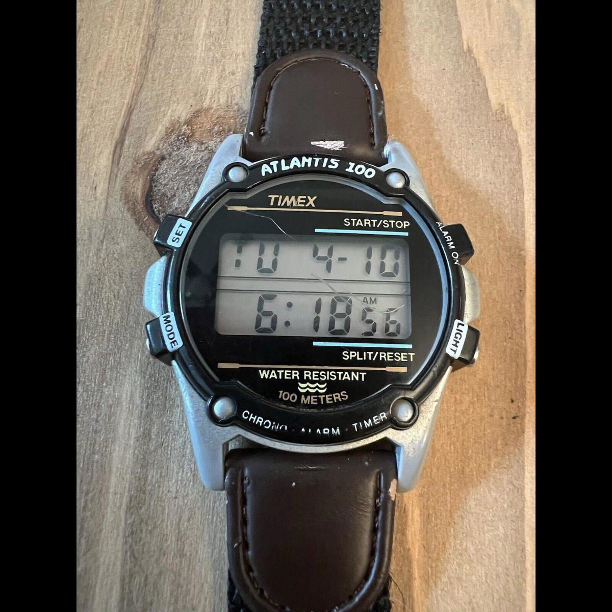 Atlantis 100 Mens Wrist Watch Vintage New Battery Working